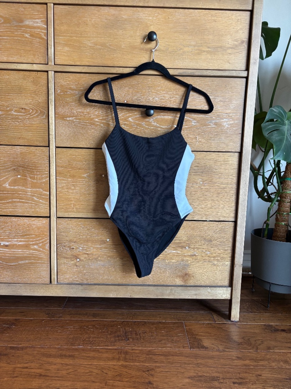 NWT WILO Black White Contrast One Piece Ribbed Swimsuit